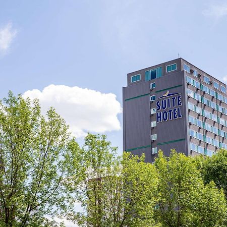 Campus Tower Suite Hotel Edmonton Exterior photo