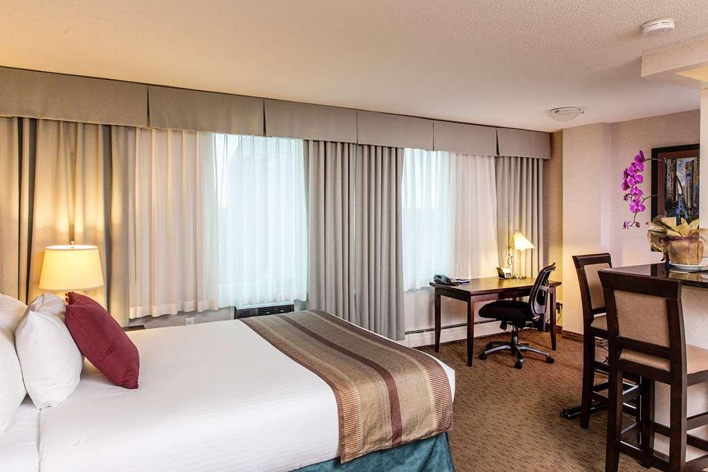 Campus Tower Suite Hotel Edmonton Room photo